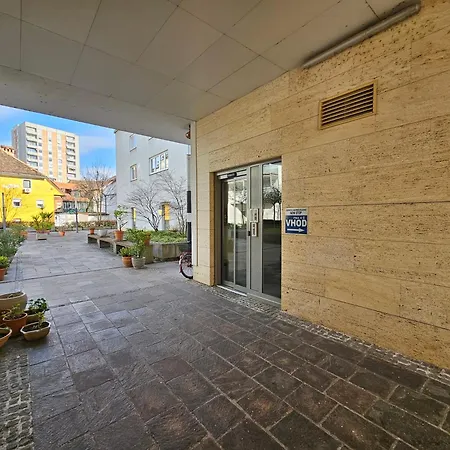 Irena Tour As Apartment *