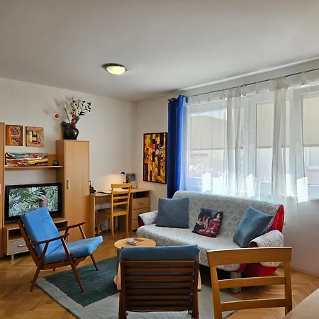 Irena Tour As Apartment *