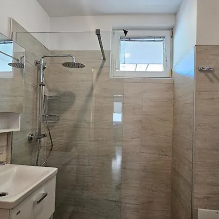 Irena Tour As דירה