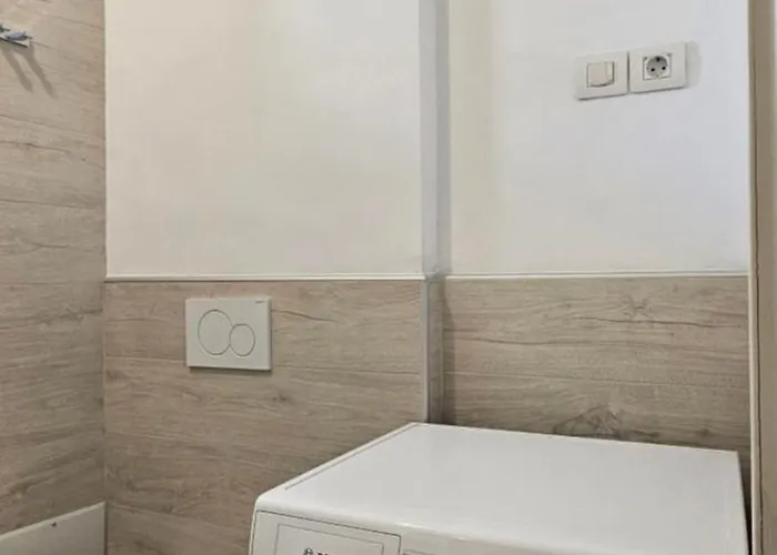 Irena Tour As * לובליאנה