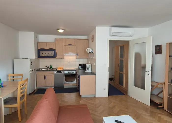 Apartma Irena Tour As *