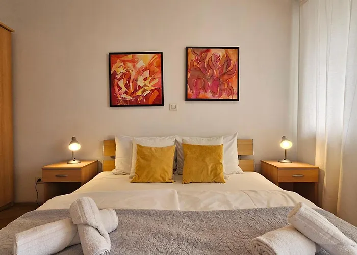 Апартаменти Irena Tour As *